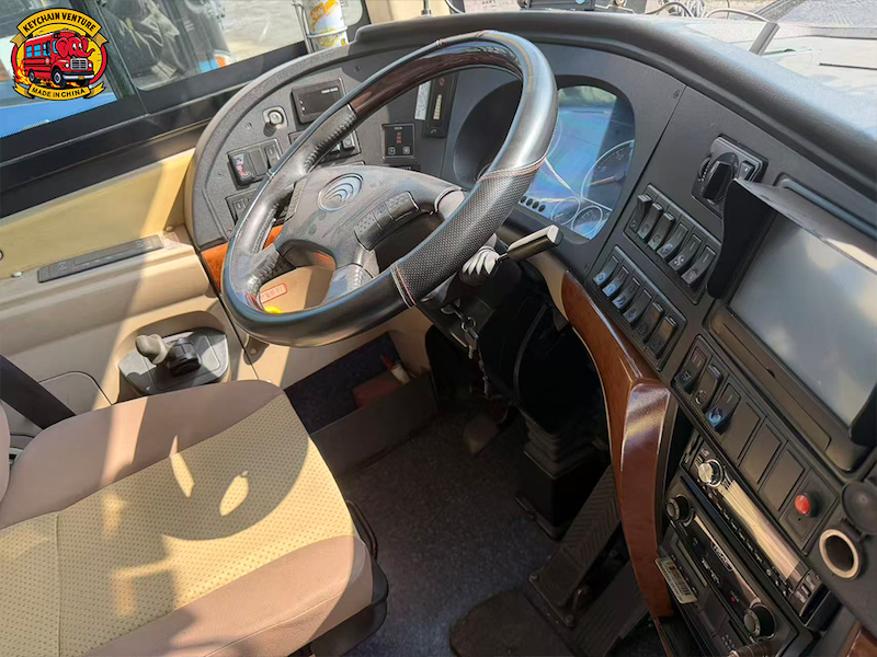 Luxury Coach Yutong ZK6118