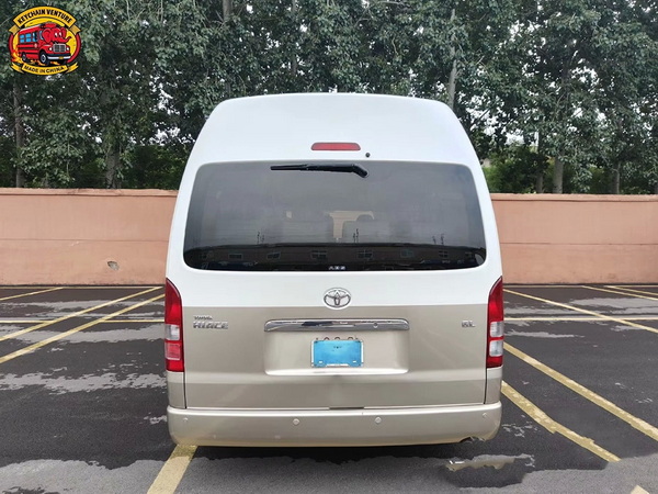 Hiace Bus