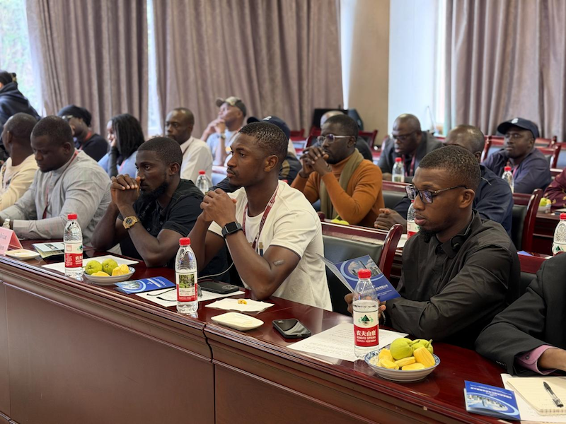 Gambia Trade Facilitation Delegation Explores Chongqing3