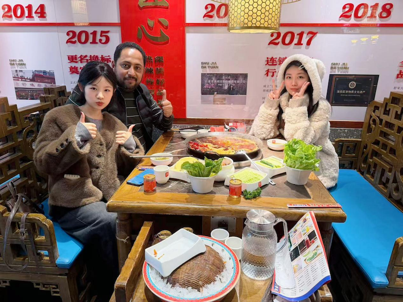 A Joyful Bus Journey with Our Saudi Friends3